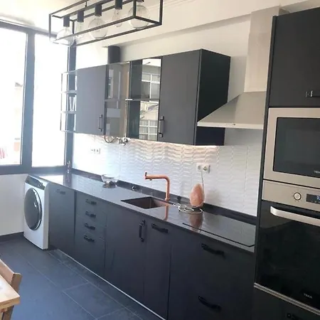 Apartamento Com 3 Quartos E Jacuzzi Em Um Dos Quartos * Lisbon