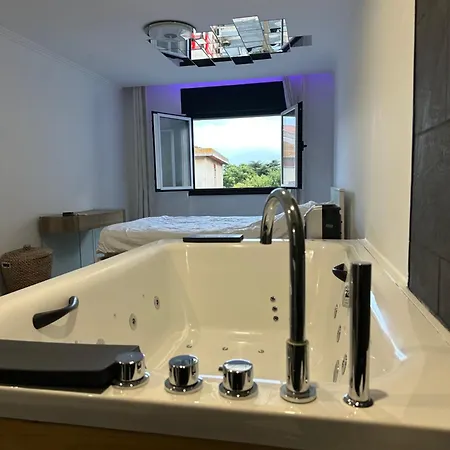 Com E Jacuzzi *
